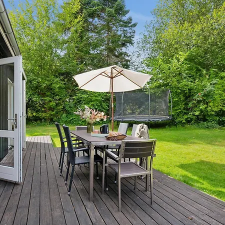 Stunning In With 5 Bedrooms And Internet Feriehus